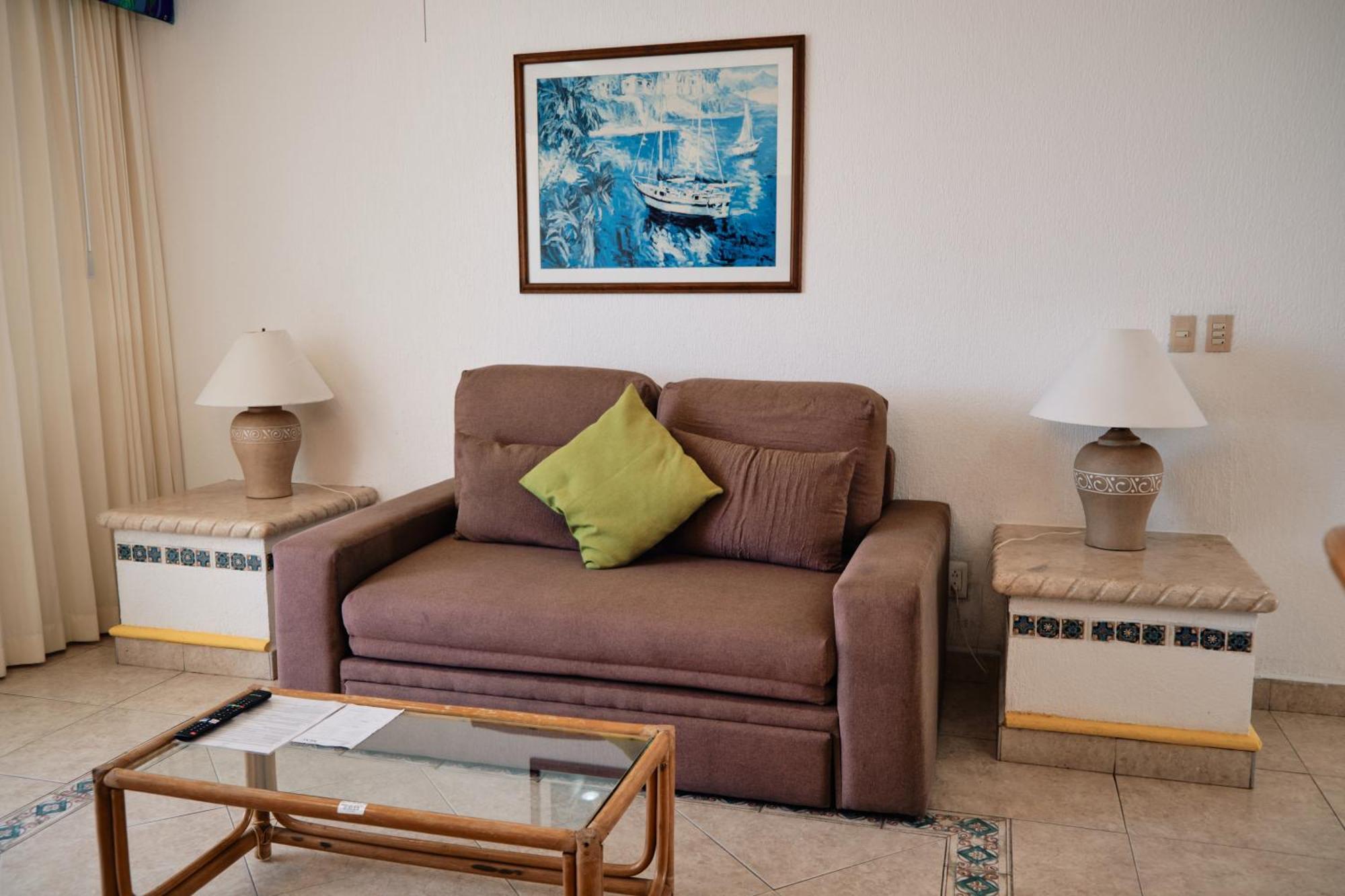 The Inn At Mazatlán Εξωτερικό φωτογραφία A sofa bed